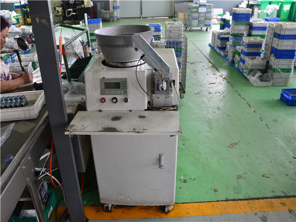 O-ring assembly machine